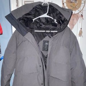 canada goose jacket size XL